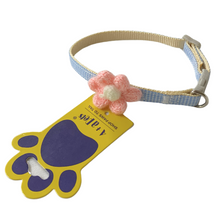 A+a Pets' Soft Handmade Collar for Cats - Flower Design