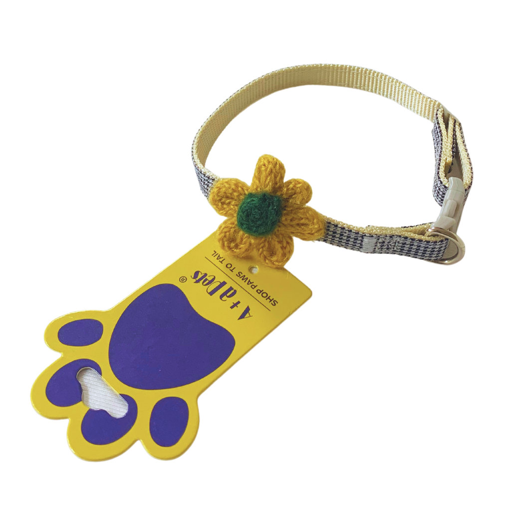 A+a Pets' Soft Handmade Collar for Cats - Flower Design - www.aplusapets.com